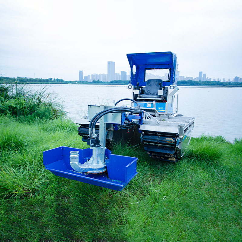 WD500 Amphibious Waterweed Harvesting Vehicle