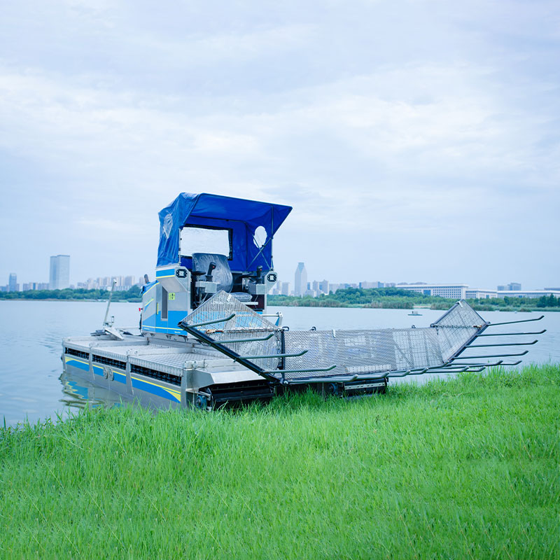 WD500 Amphibious Waterweed Harvesting Vehicle